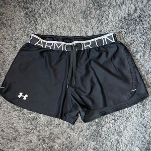 Under armour shorts💙
